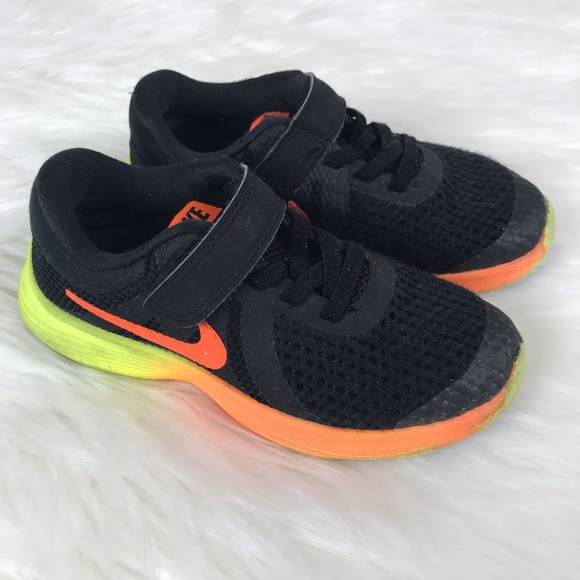 nike revolution 4 fade